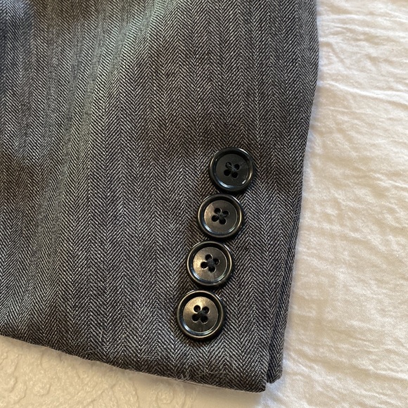 JOS. A. Bank signature collection grey suit. - Picture 5 of 6